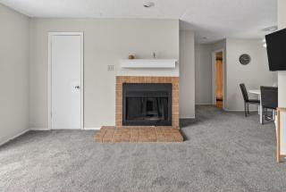 Updated 2BR with great natural light - 4