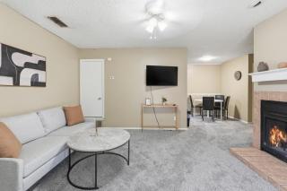 Cozy 2-bedroom retreat in West Lubbock - 3