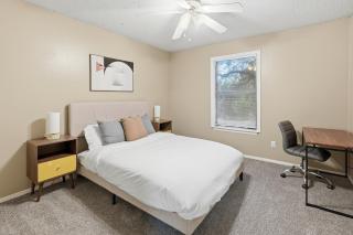 Cozy 2-bedroom retreat in West Lubbock - 2