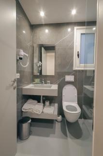 The Real Sea View Hotel Vlore - 1