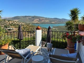 Casa de Ladera - Private Villa with Lake Views, Pool & Jacuzzi - 4