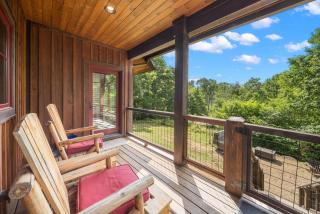 Little Cubs Cabin at Eagles Nest - 1