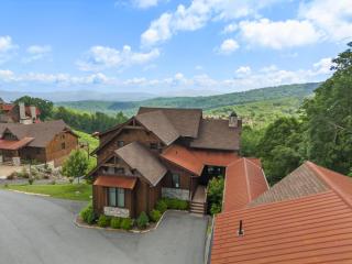 Breezeway Lodge at Eagles Nest - 4