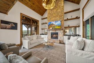 Breezeway Lodge at Eagles Nest - 1