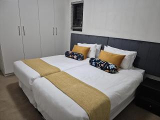 Elegant Bliss -2 bedroomed at Dainfern, in Fourways, Sandton - 7