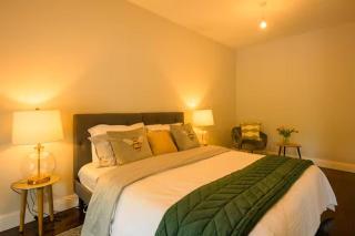 The Stone House Sleeps 10 with Parking - 8