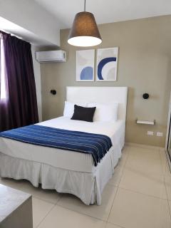 A Place to Call Home - Lincoln Suite - 6