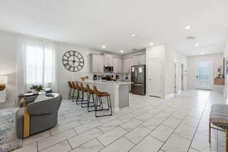 4577 Stunning 7 bedroom home - 4