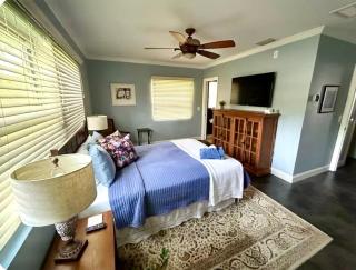Lakefront villa with pool & heated jacuzzi near award-winning Gulf Coast beaches - 4