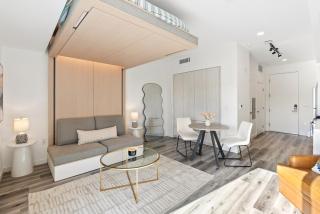 Modern Hollywood Studio, Pool Parking Gym - 3