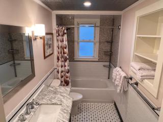 Cozy as a Sunday - 2/BR sleep 6 - 4