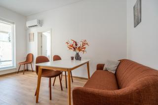 Elegant 1BDRM in Prime Location - 9