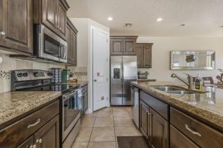 Modern Townhome Pool, Hot Tub, Golf Nearby - 1
