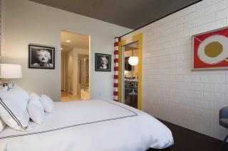 One Bedroom Loft with Open Living Spaces and City - 1