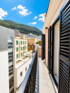 Grand Central House - Deluxe Two Bedroom - GibraltarStay Apartments - 8