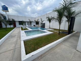 Aura Beach House - 4