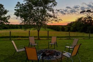 A Sisters Stay Farmhouse Retreat in Villa Ridge - 1