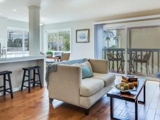 One Bedroom Beachside Condo Steps from the Strand - 6