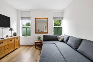 Oak Design 1bed flat great location free parking - 1