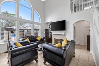 Modern home, Central to numerous activities - 6