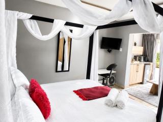 Comfort e Casa Lodge Near OR Tambo Airport - 9