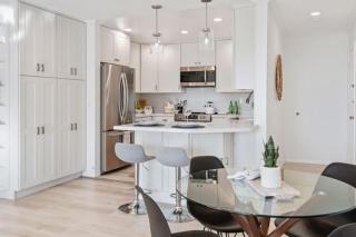 Two Bedroom Condo Steps from the Strand - 5