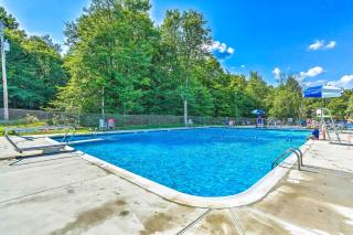 Pocono Home Near Lake with Fire Pit, Game Room, Pool - 8