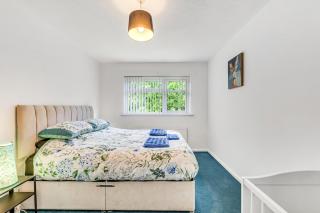 Detached Bungalow, Private parking in town centre - 5