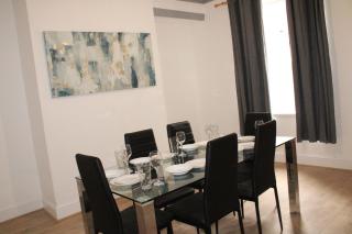 Contractors Home for 12 with 4BR, Fast WiFi & Free Parking near M606, M62, Leeds & Halifax - 3
