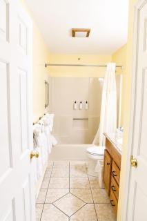 Elmwood Resort Hotel - 5