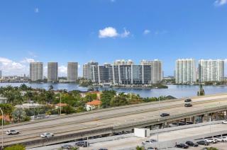 Sunny Isles Beach Condo near Beach & Pool - 1