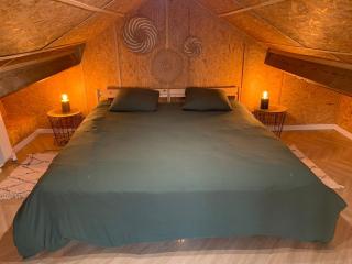 Maison-studio avec mezzanine au calme, bien située - 8