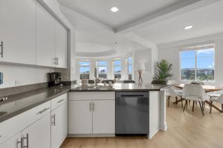 Modern Muse - Huge 3BR Apartment in Heart of SM - 9