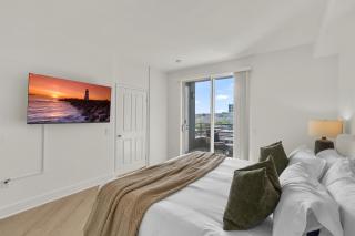 Modern Muse - Huge 3BR Apartment in Heart of SM - 3