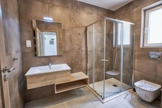 Large 3BR Flat with Exceptional Marina Views - 4