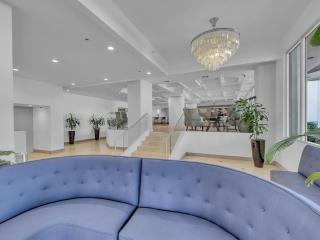 Modern 2 BR OceanFront in Prime SOBE w Pool - 4