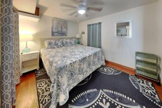Caprice Cottage - Sun Harbor Cottage #1 - 3