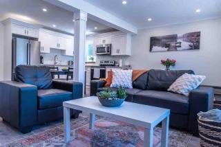 Modern & Cozy 3 BR Retreat Near UofG and Downtown - 3