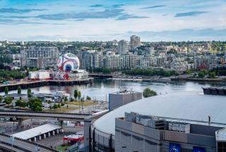 Gorgeous Unit with City Views - Vancouver - 7