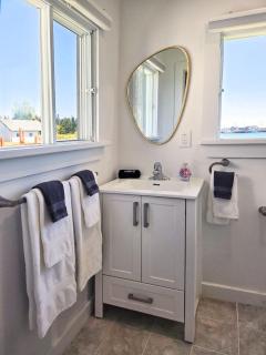 Hunts Point 1-BR Coastal Retreat - Cottage # 7 - 8
