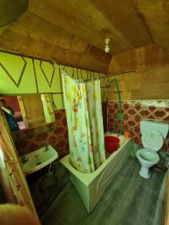 Houseboat Hood - 8