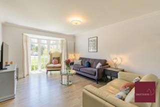 Kingston 4 Bedroom House Parking - 8