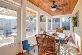 5 Blocks to Shore: PCB Escape w/ Screened Porch - 9