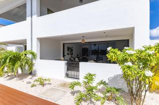 The Sunrise-poolside appartement - 2