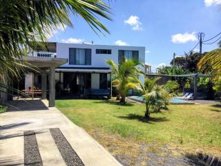 Serene 3-Bedroom Villa with Private Pool in Roches Noires - 1