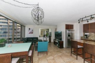 Two Bedroom Discovery Bay High Rise Condos with Lanai & Gorgeous Views - 8