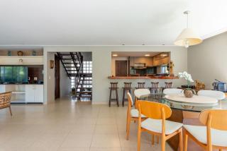 Casa frente al mar con área de recreación completa - 9