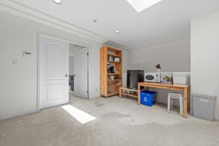 Quiet 2B2B Home Base - 9