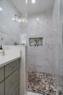4BR I 3BA Upgraded Stay I Close to DT & Airport I Fast WIFI & Office - 4
