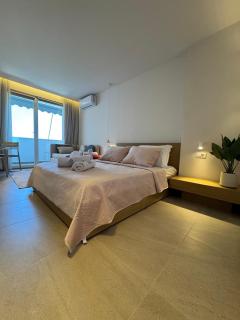 Modern Oasis - 5-Min Walk to Beach - 3